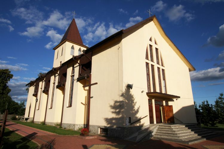 Parafia pw. Matki Bożej Opieki Załuże 