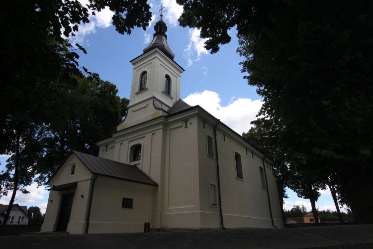 Parafia pw. Świętego Michała Archanioła Płazów 